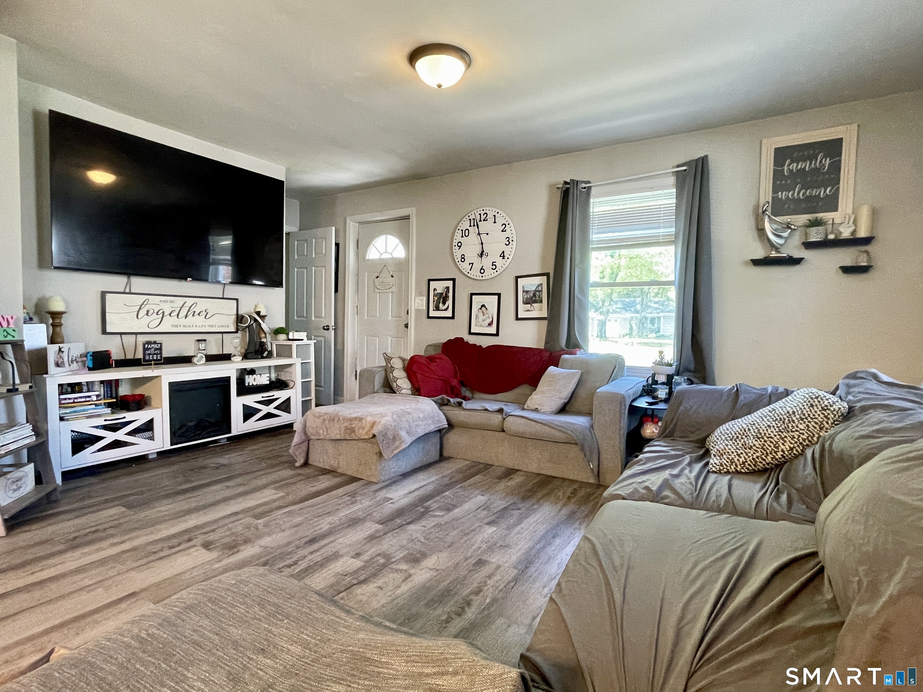 16 Brainard Road Enfield CT 06082