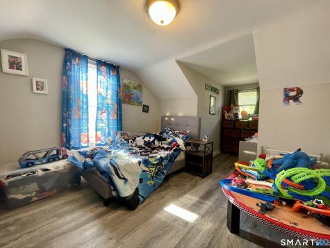 16 Brainard Road Enfield CT 06082
