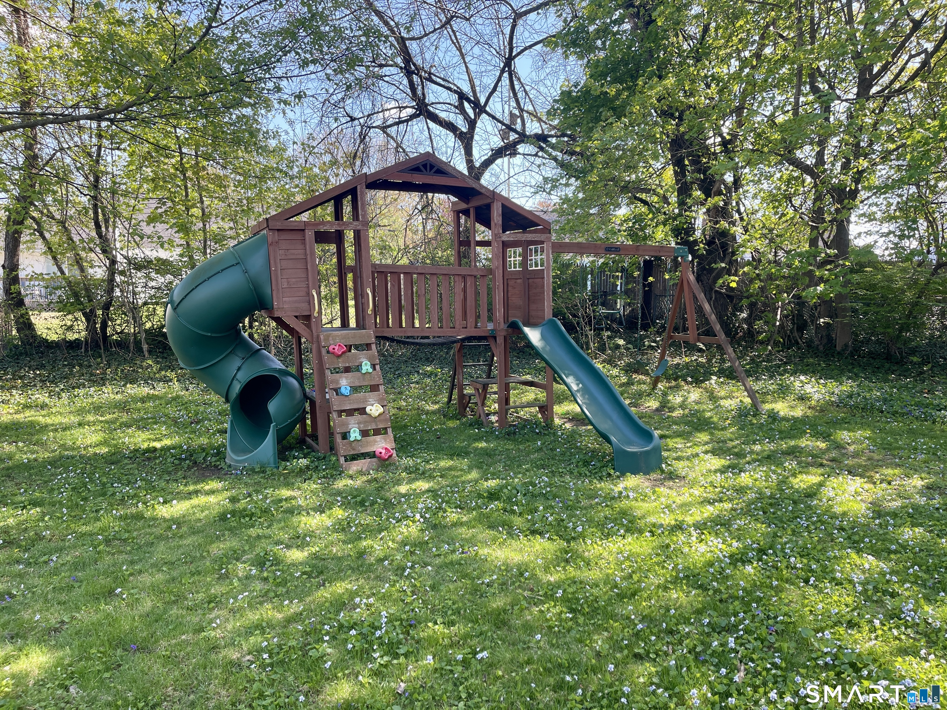 16 Brainard Road Enfield CT 06082