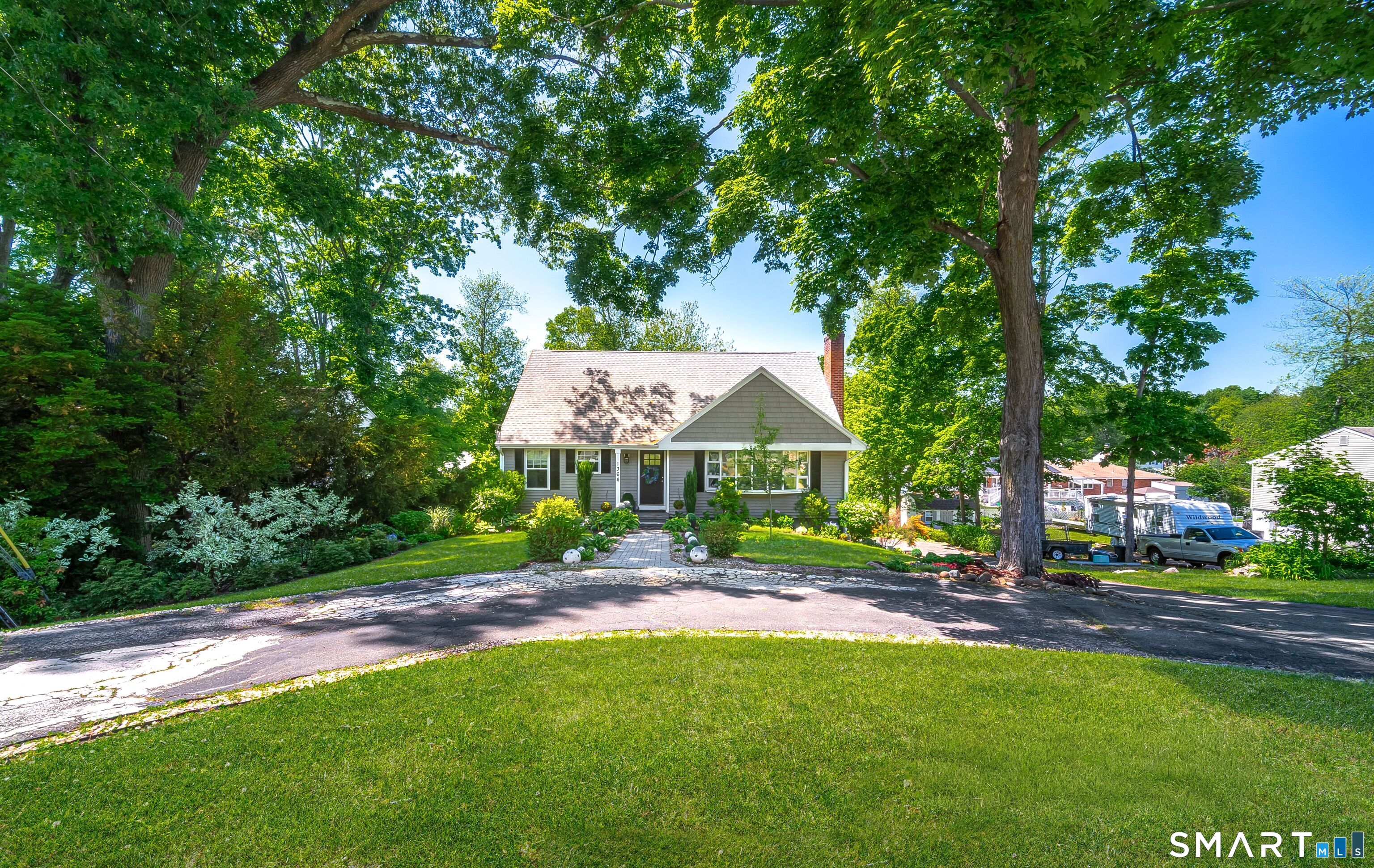 1364 Ridge Road North Haven CT 06473