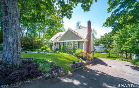 1364 Ridge Road North Haven CT 06473