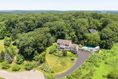 11 Briarwood Lane Newtown CT 06470