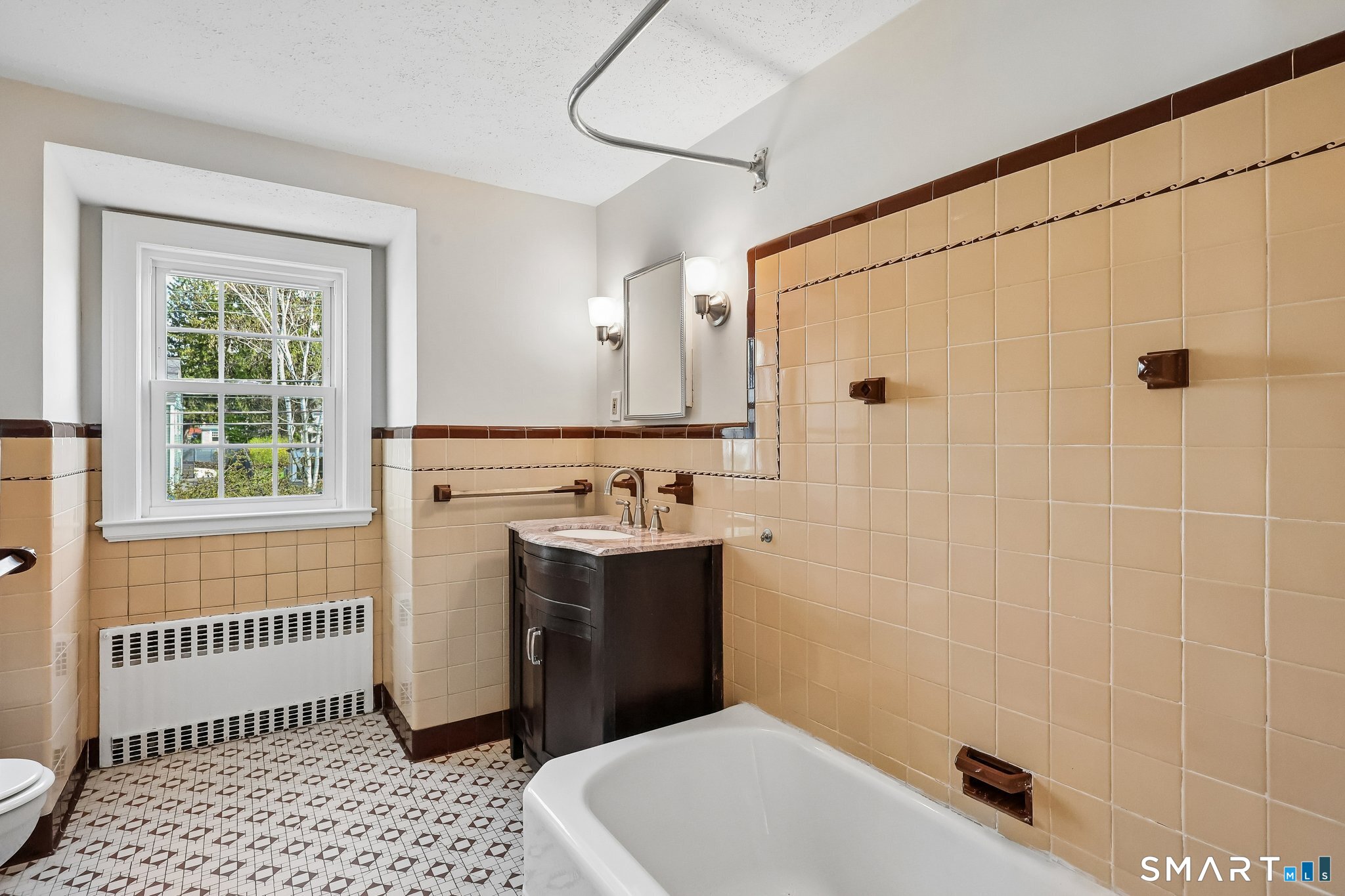 81 Meadowbrook Road West Hartford CT 06107