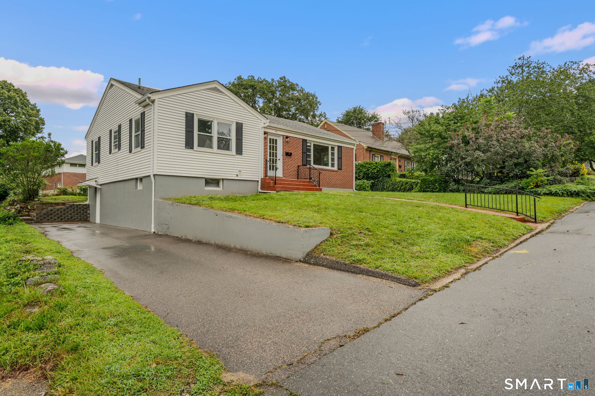 45 Mansfield Road New London CT 06320
