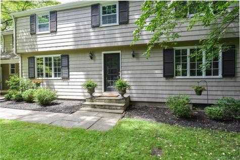 11 Highwood Drive Avon CT 06001