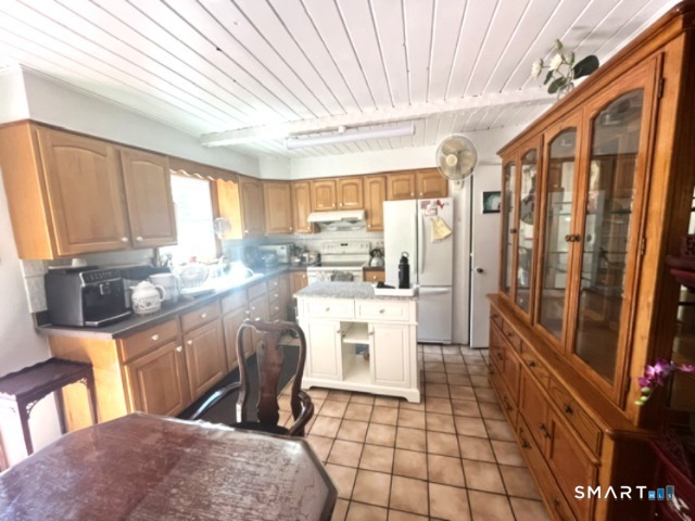 122 Black Point Road East Lyme CT 06357