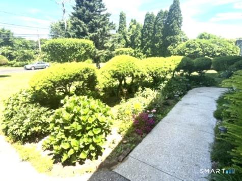 122 Black Point Road East Lyme CT 06357