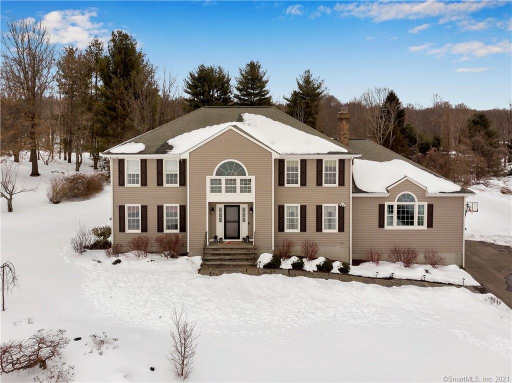 27 Ashford Lane Newtown CT 06470