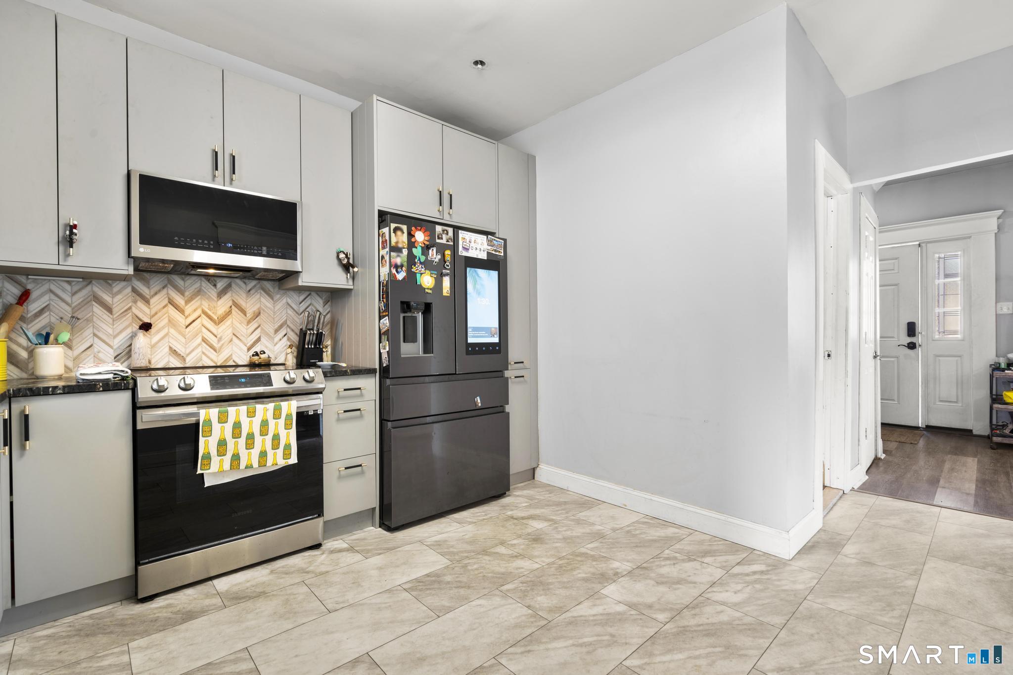 106 Peck Avenue West Haven CT 06516