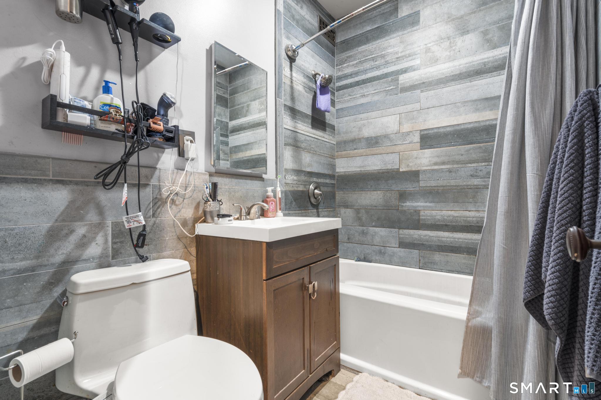 106 Peck Avenue West Haven CT 06516