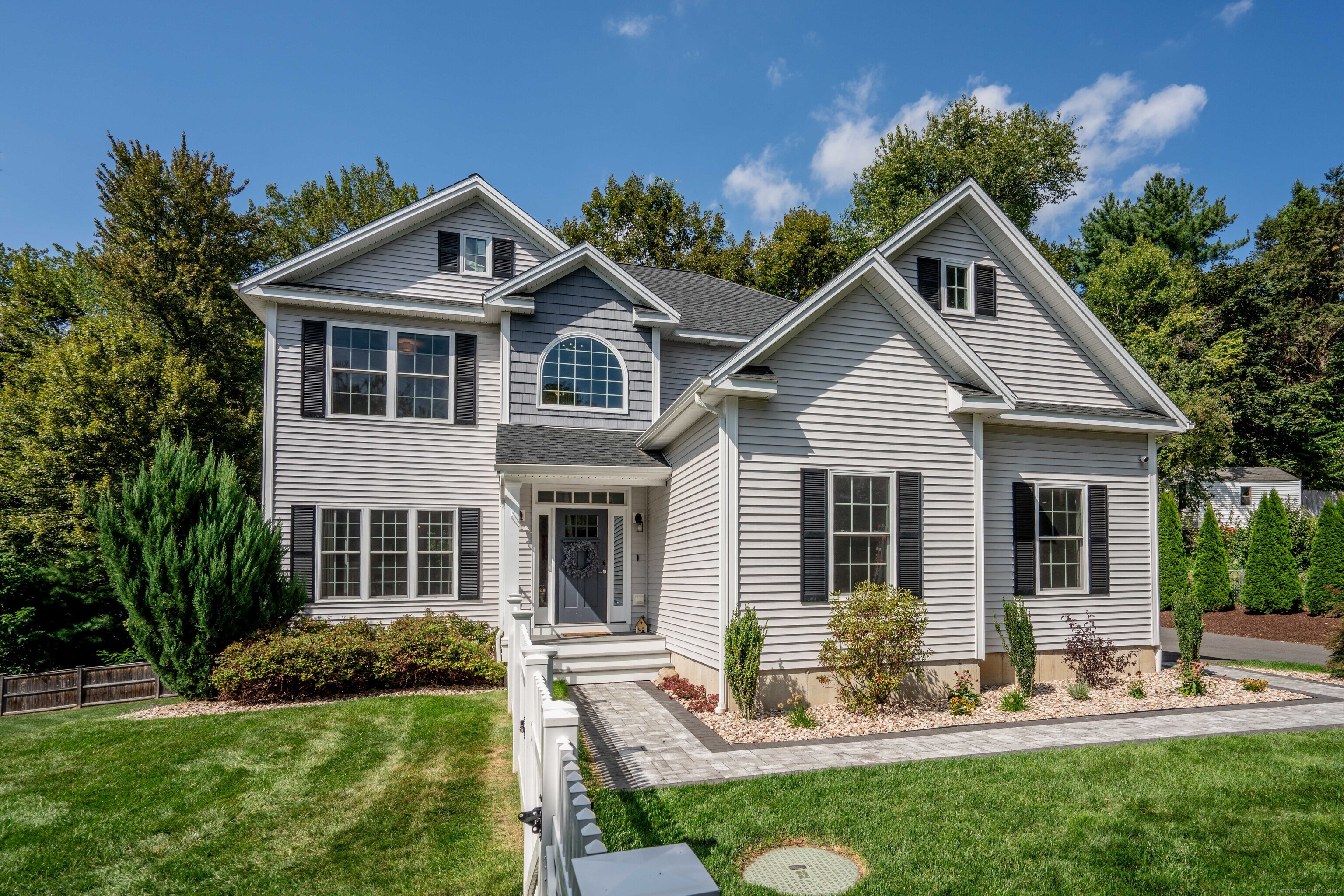 12 School Street Avon CT 06001