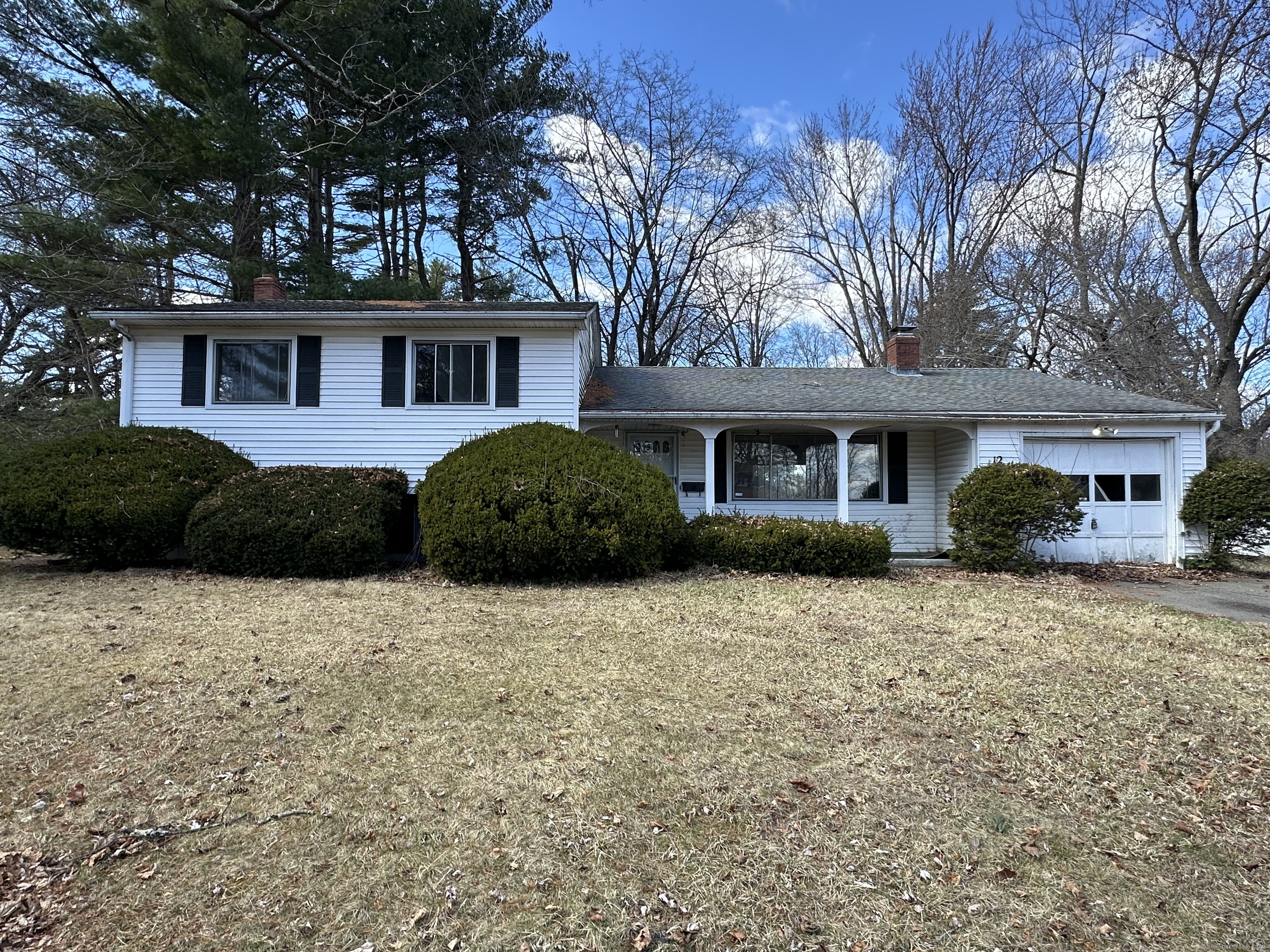 12 Banbury Lane Bloomfield CT 06002