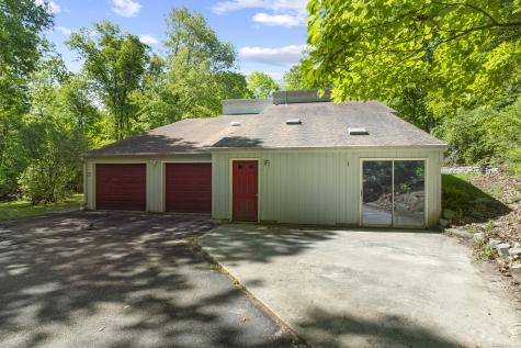 190 Old Colchester Road Waterford CT 06375