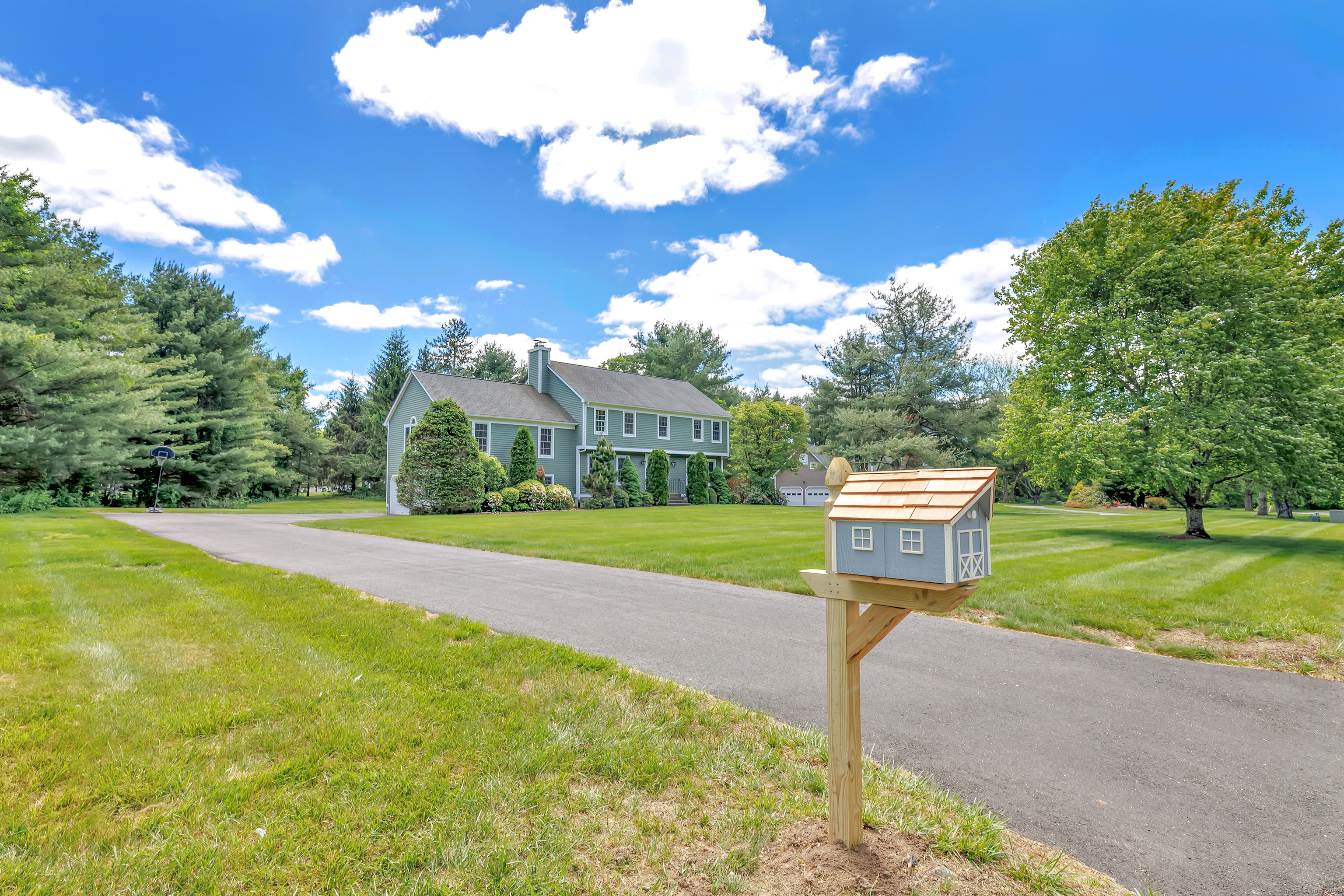 22 Woods Row Monroe CT 06468