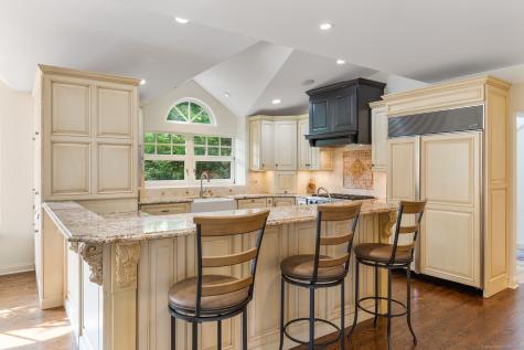 9 Cobtail Way Simsbury CT 06070