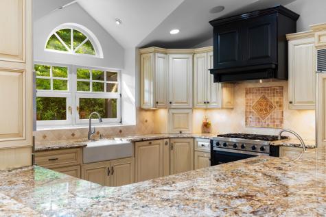 9 Cobtail Way Simsbury CT 06070