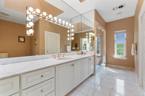 9 Cobtail Way Simsbury CT 06070