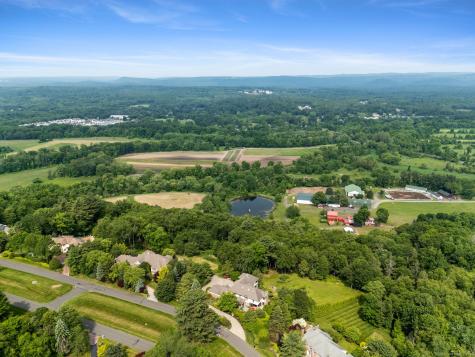 9 Cobtail Way Simsbury CT 06070