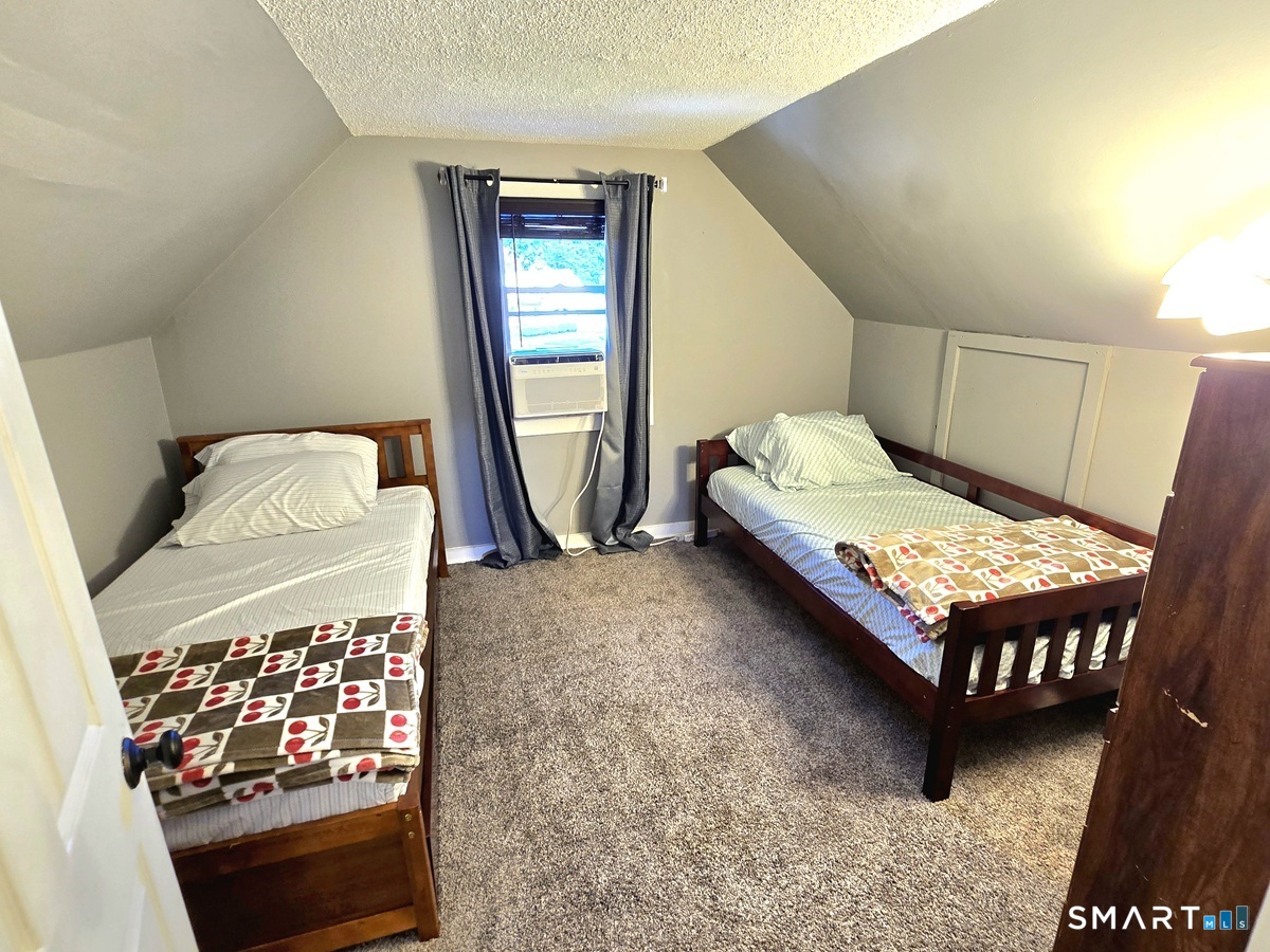 41 Hockanum Drive East Hartford CT 06118