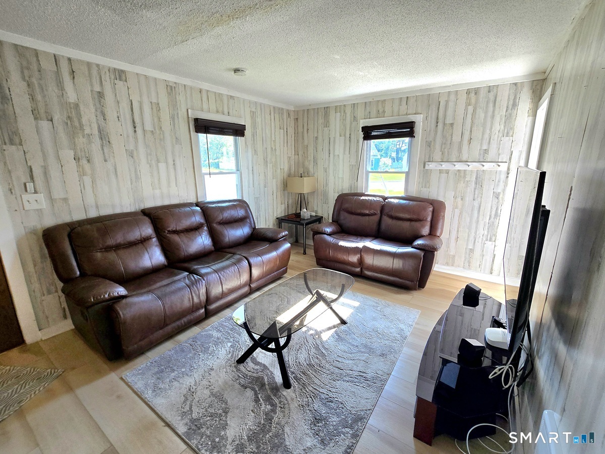 41 Hockanum Drive East Hartford CT 06118