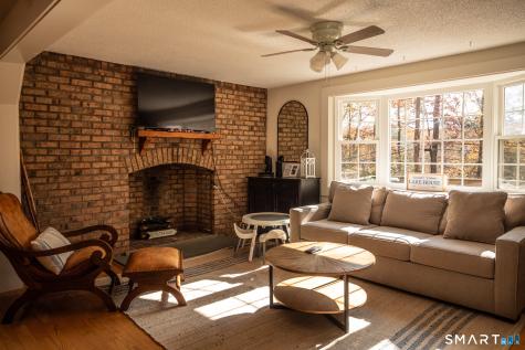 10 West Side Drive Barkhamsted CT 06063