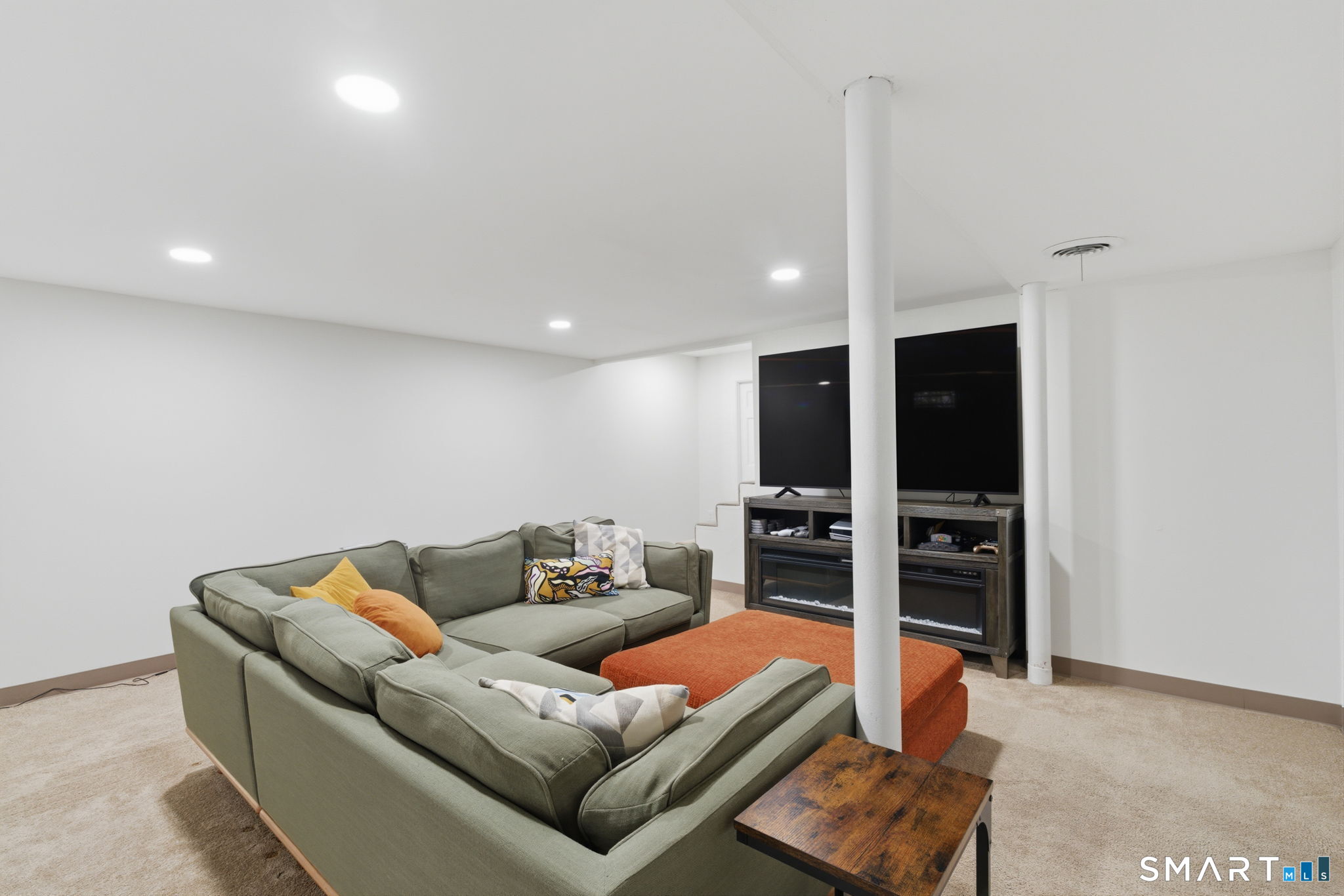 21 Echo Lane West Hartford CT 06107