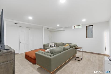 21 Echo Lane West Hartford CT 06107