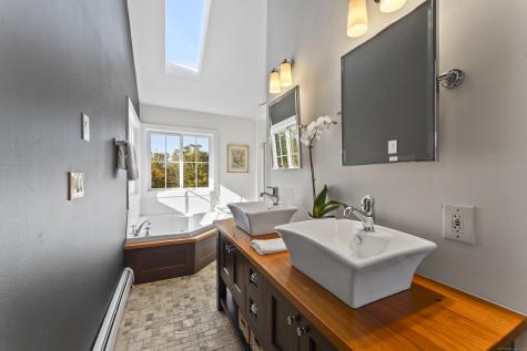 40 Great Ring Road Newtown CT 06482