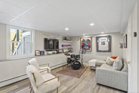 40 Great Ring Road Newtown CT 06482