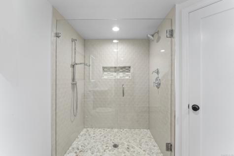 40 Great Ring Road Newtown CT 06482