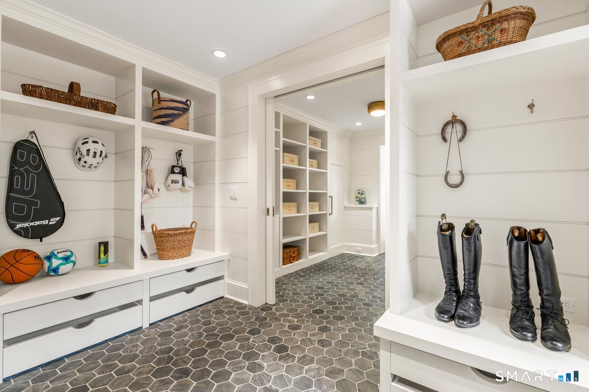 372 Brushy Ridge Road New Canaan CT 06840