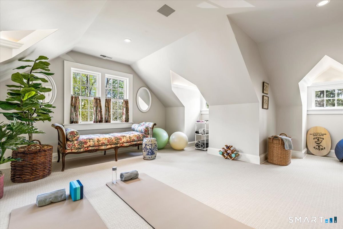 372 Brushy Ridge Road New Canaan CT 06840