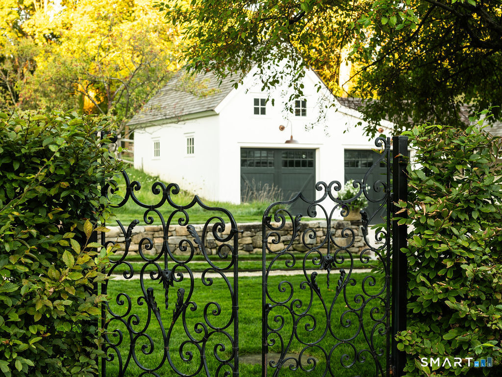 372 Brushy Ridge Road New Canaan CT 06840