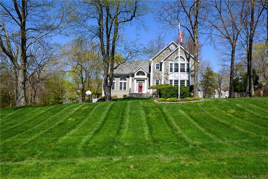 5 Ervie Drive Danbury CT 06811