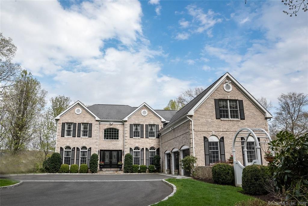 13 Equestrian Ridge Newtown CT 06470