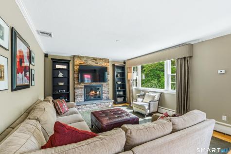 239 Little Brook Drive Newington CT 06111