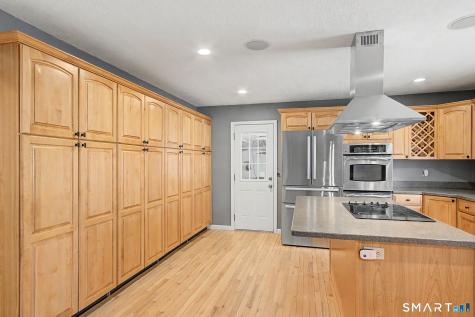 19 Governors Lane Bethel CT 06801