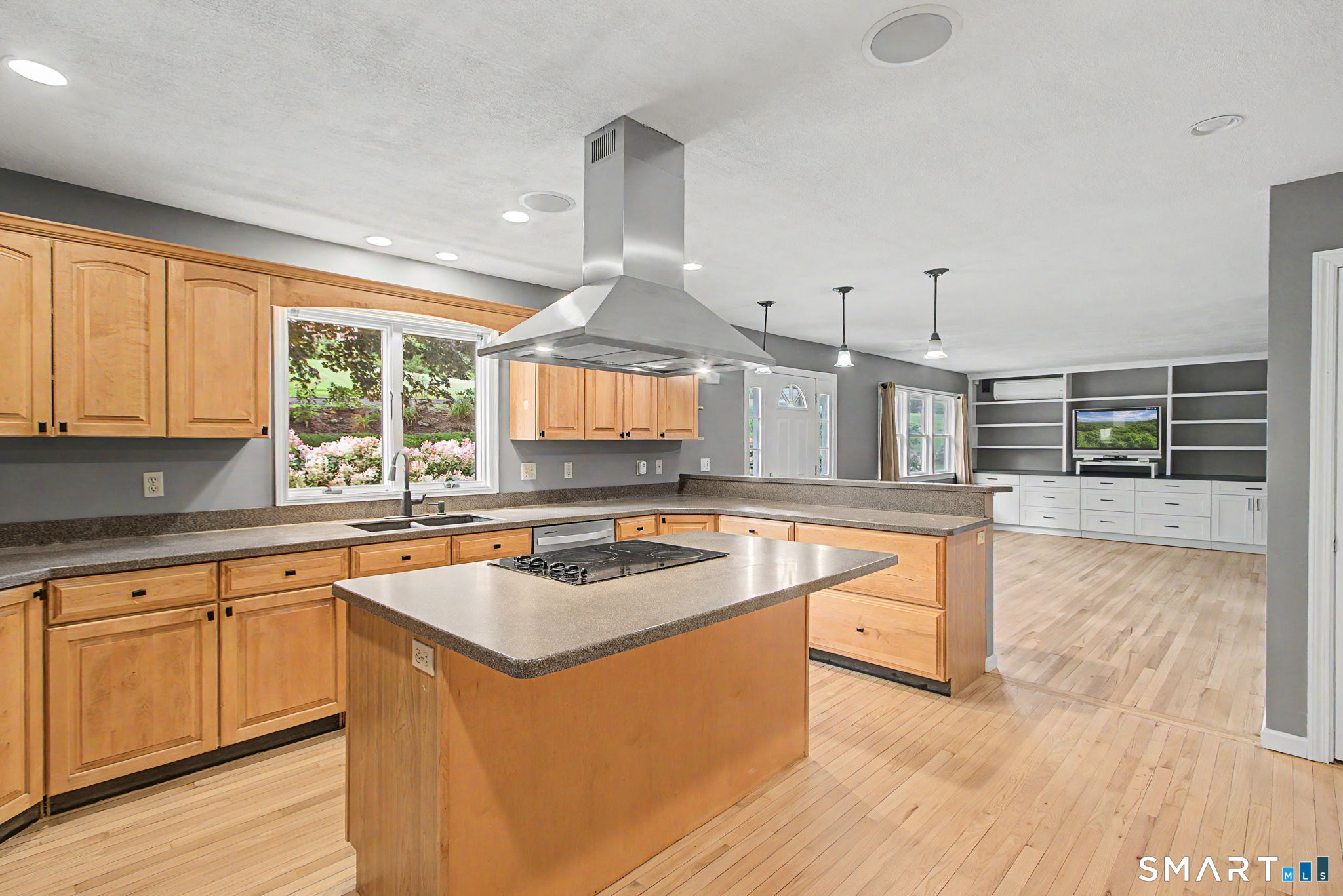 19 Governors Lane Bethel CT 06801