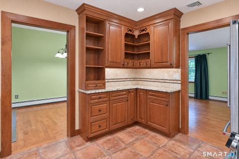 4 Frontier Lane Danbury CT 06810