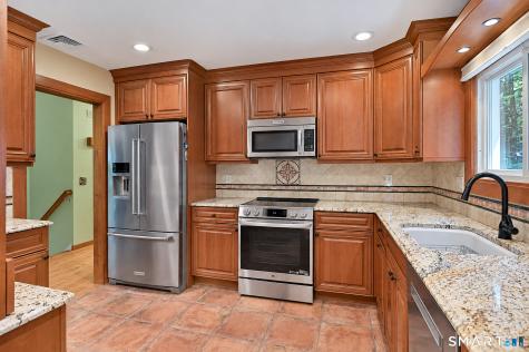 4 Frontier Lane Danbury CT 06810