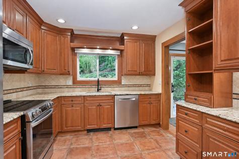 4 Frontier Lane Danbury CT 06810