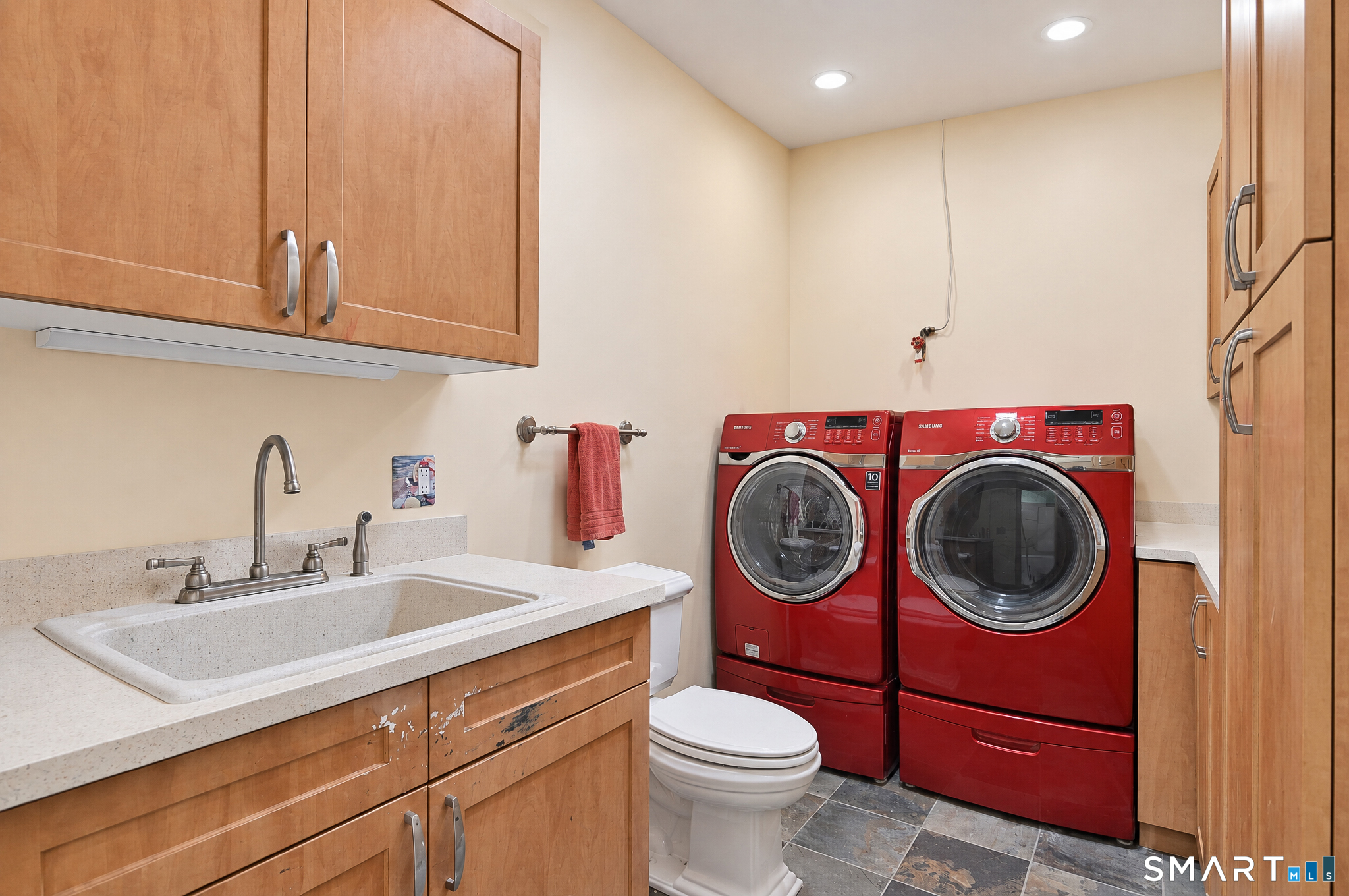 4 Frontier Lane Danbury CT 06810
