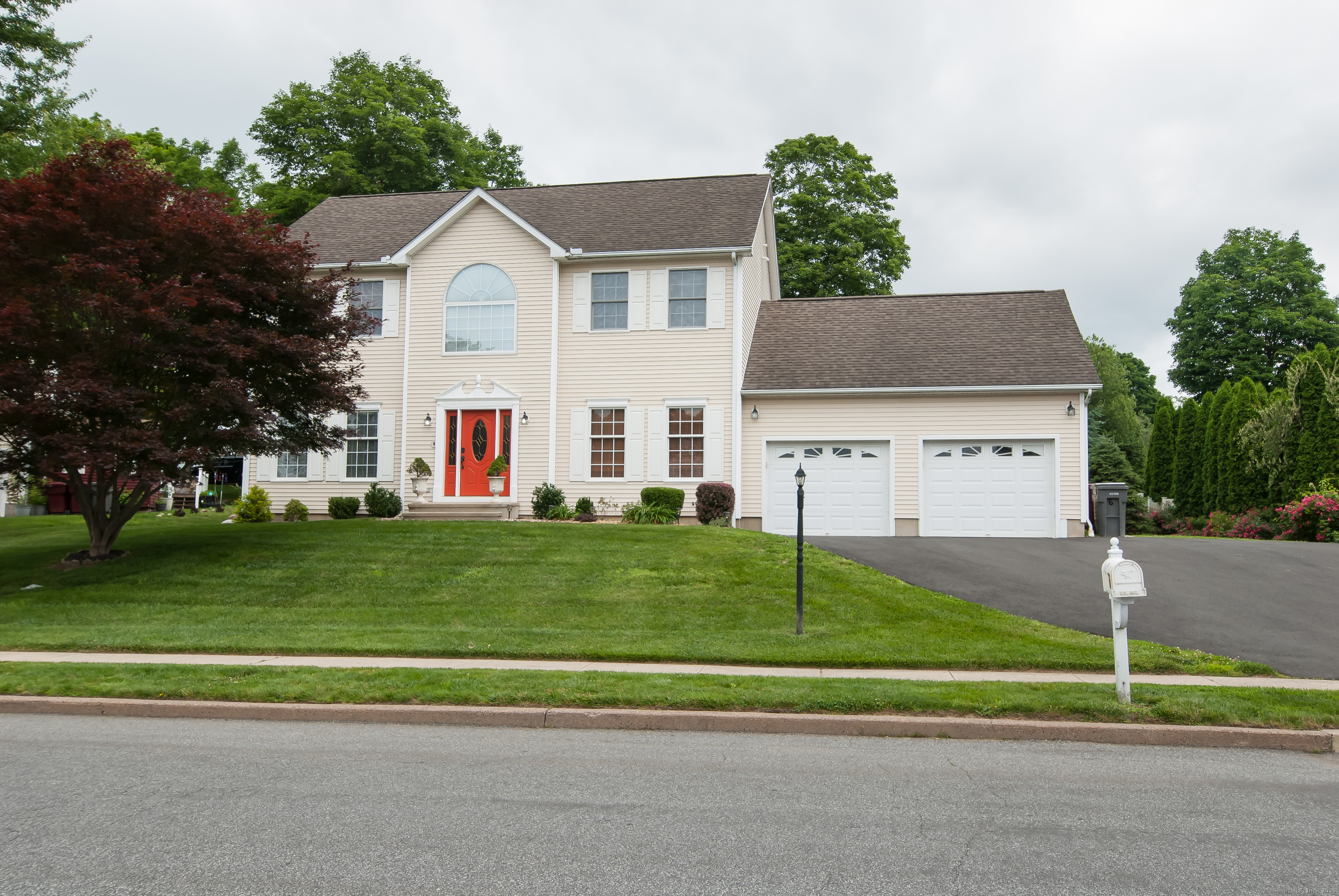 6 Fawn Meadow Drive Naugatuck CT 06770