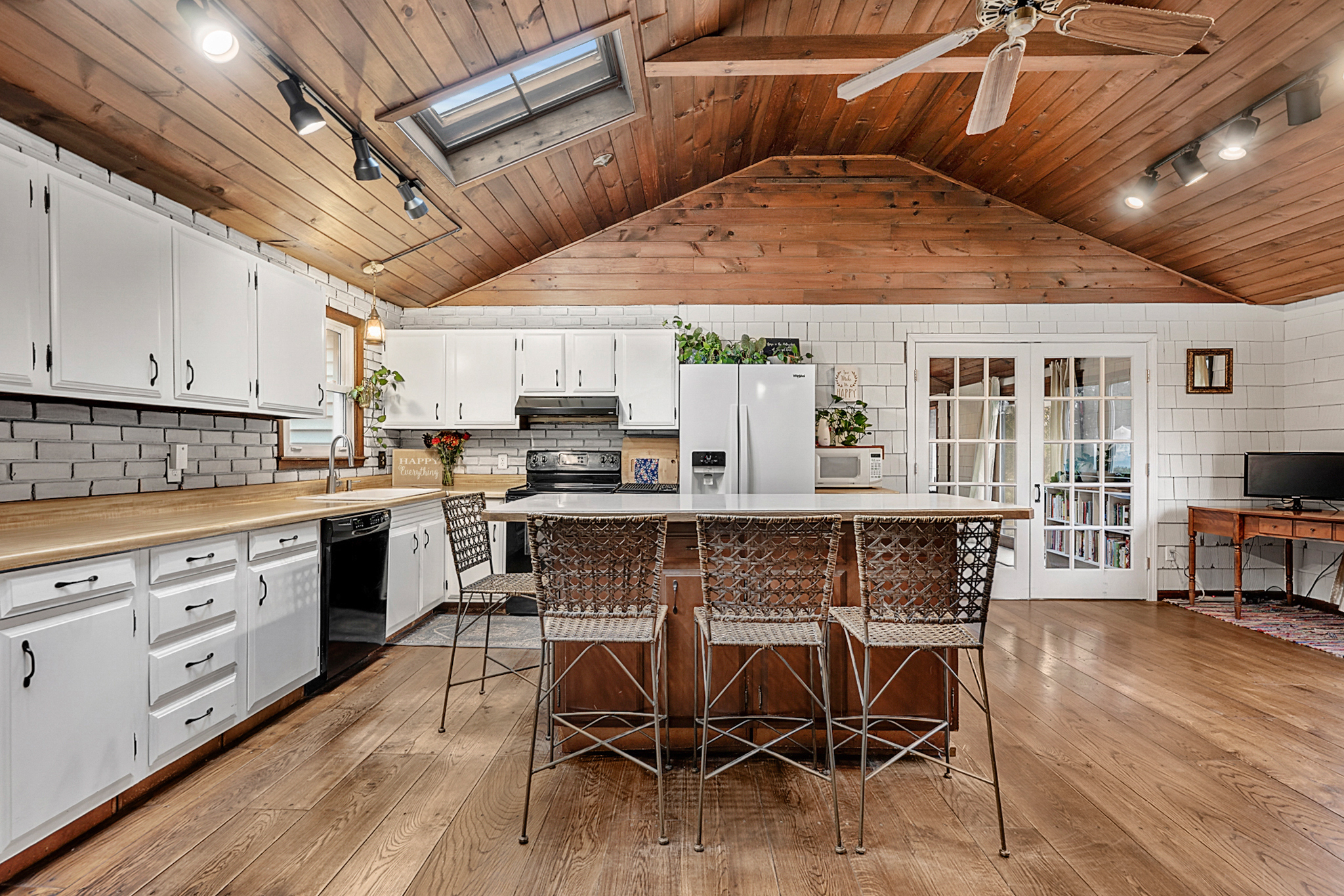 24 Ventura Drive Brooklyn CT 06234