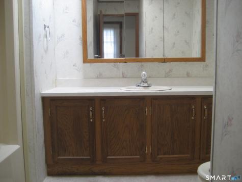 136 Hunters Road Norwich CT 06360