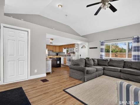 13 Woodlawn Avenue Waterford CT 06385