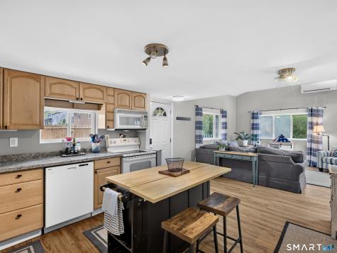 13 Woodlawn Avenue Waterford CT 06385