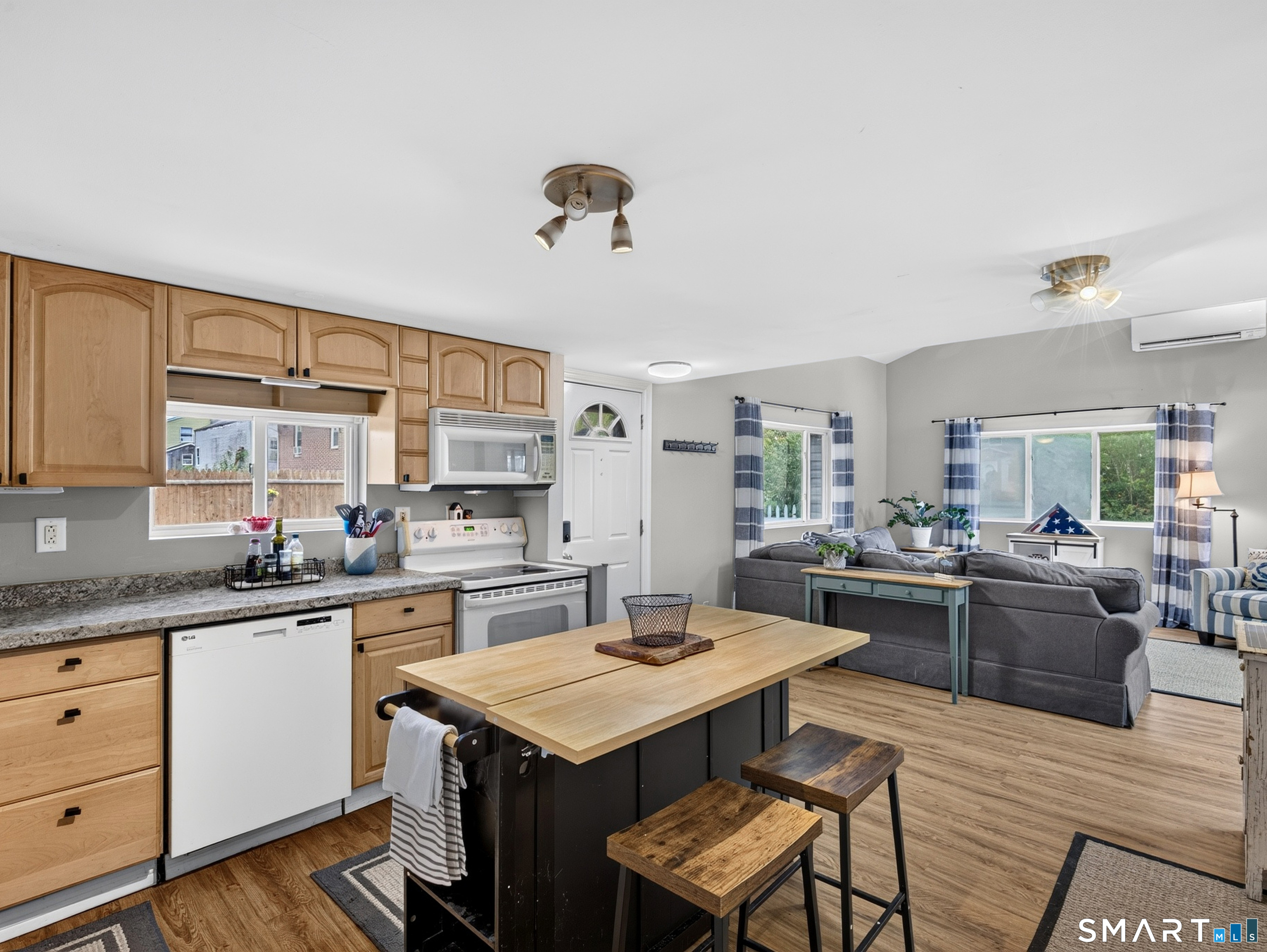 13 Woodlawn Avenue Waterford CT 06385