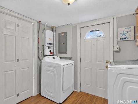 13 Woodlawn Avenue Waterford CT 06385