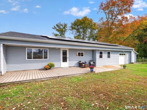 13 Woodlawn Avenue Waterford CT 06385